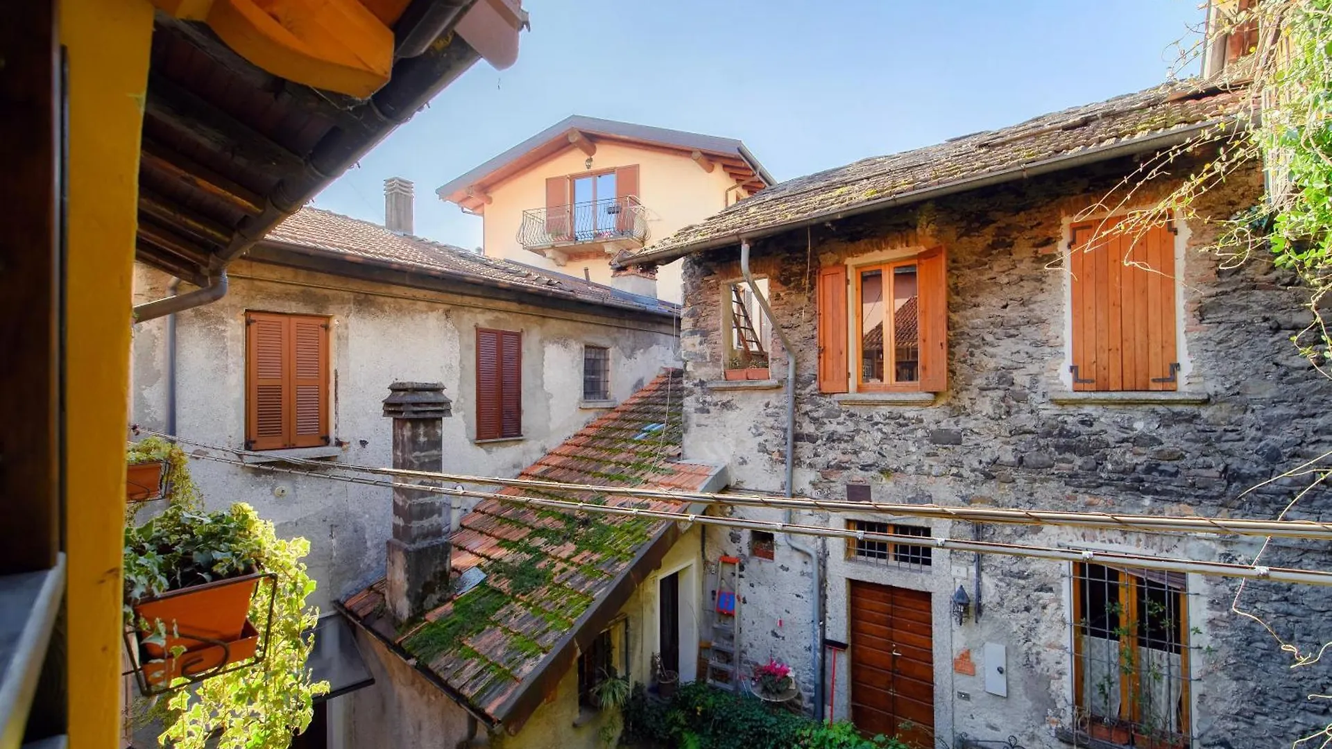 Apartment Willow House By Quokka 360 - In The Heart Of Sala Comacina Italy