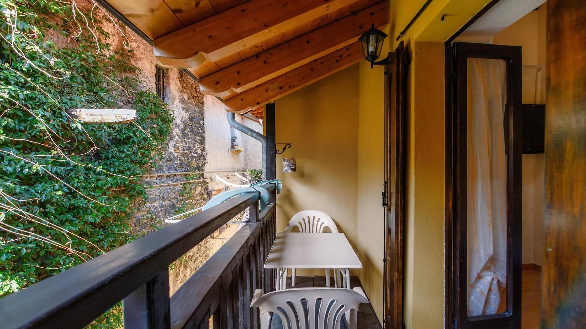Apartman Willow House By Quokka 360 - In The Heart Of Sala Comacina