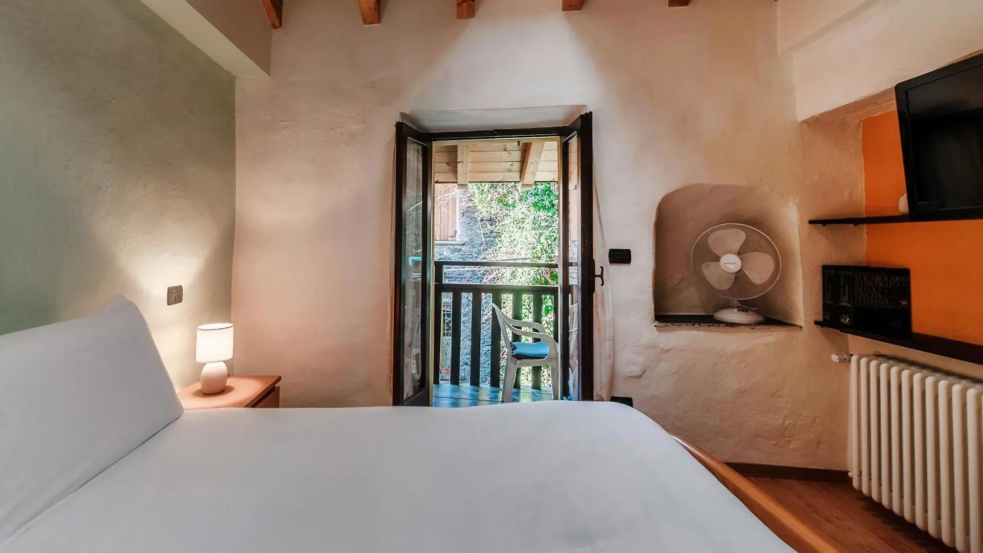 Willow House By Quokka 360 - In The Heart Of Sala Comacina Apartman