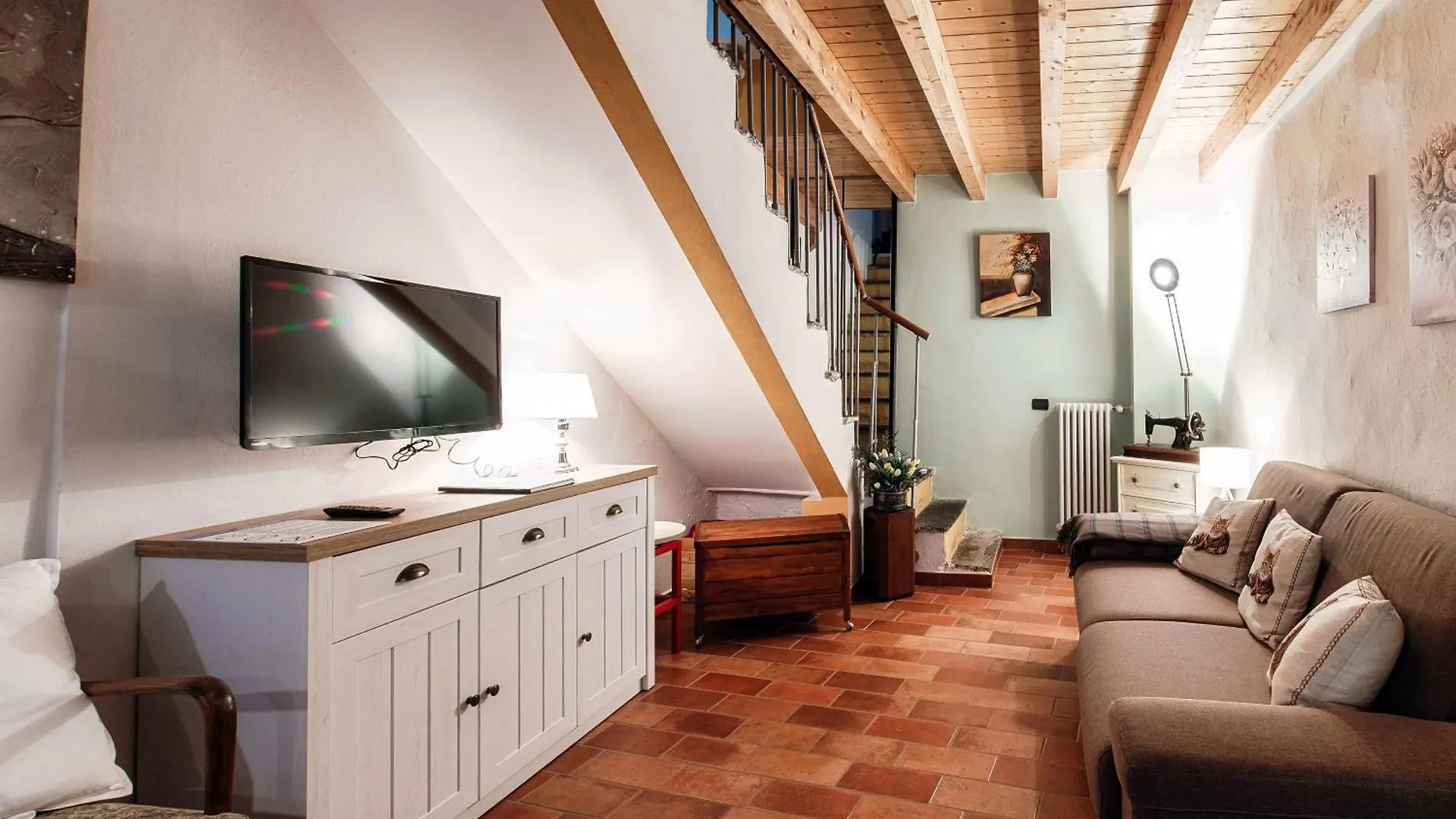 Apartment Willow House By Quokka 360 - In The Heart Of Sala Comacina